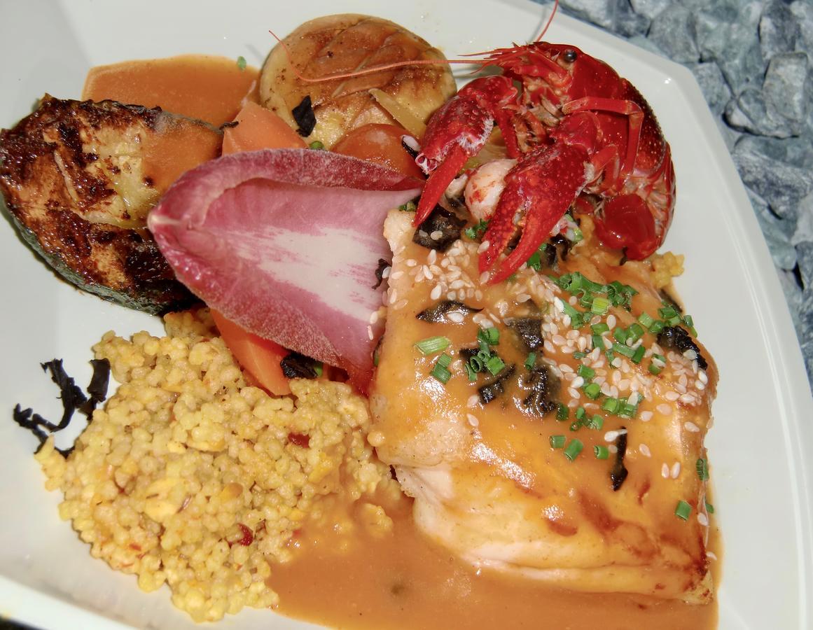 Logis Hotel-Restaurant Le Relais D'Aligre Chateauneuf-en-Thymerais ภายนอก รูปภาพ