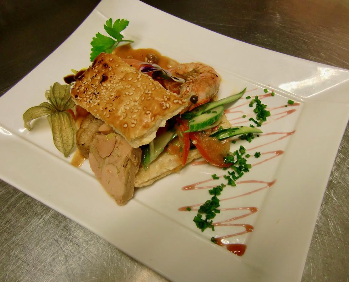 Logis Hotel-Restaurant Le Relais D'Aligre Chateauneuf-en-Thymerais ภายนอก รูปภาพ
