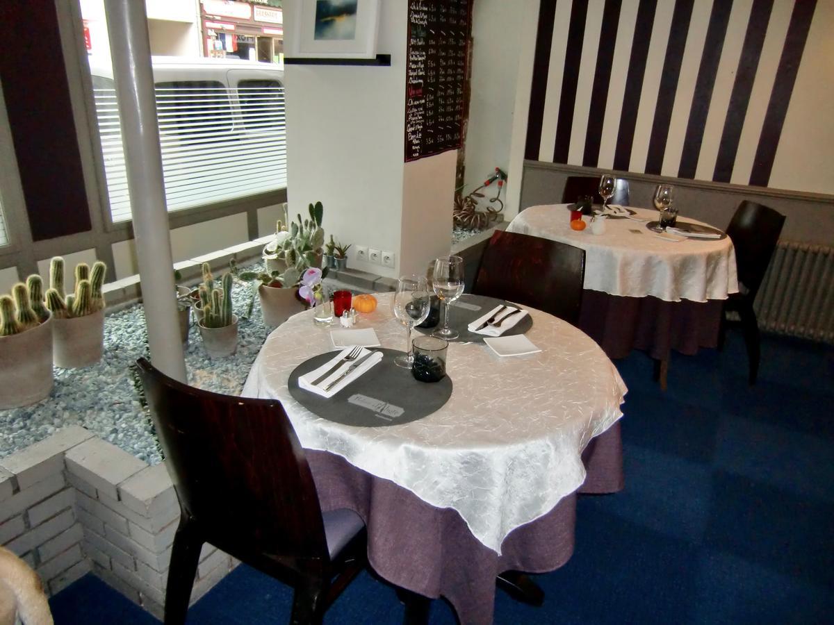Logis Hotel-Restaurant Le Relais D'Aligre Chateauneuf-en-Thymerais ภายนอก รูปภาพ