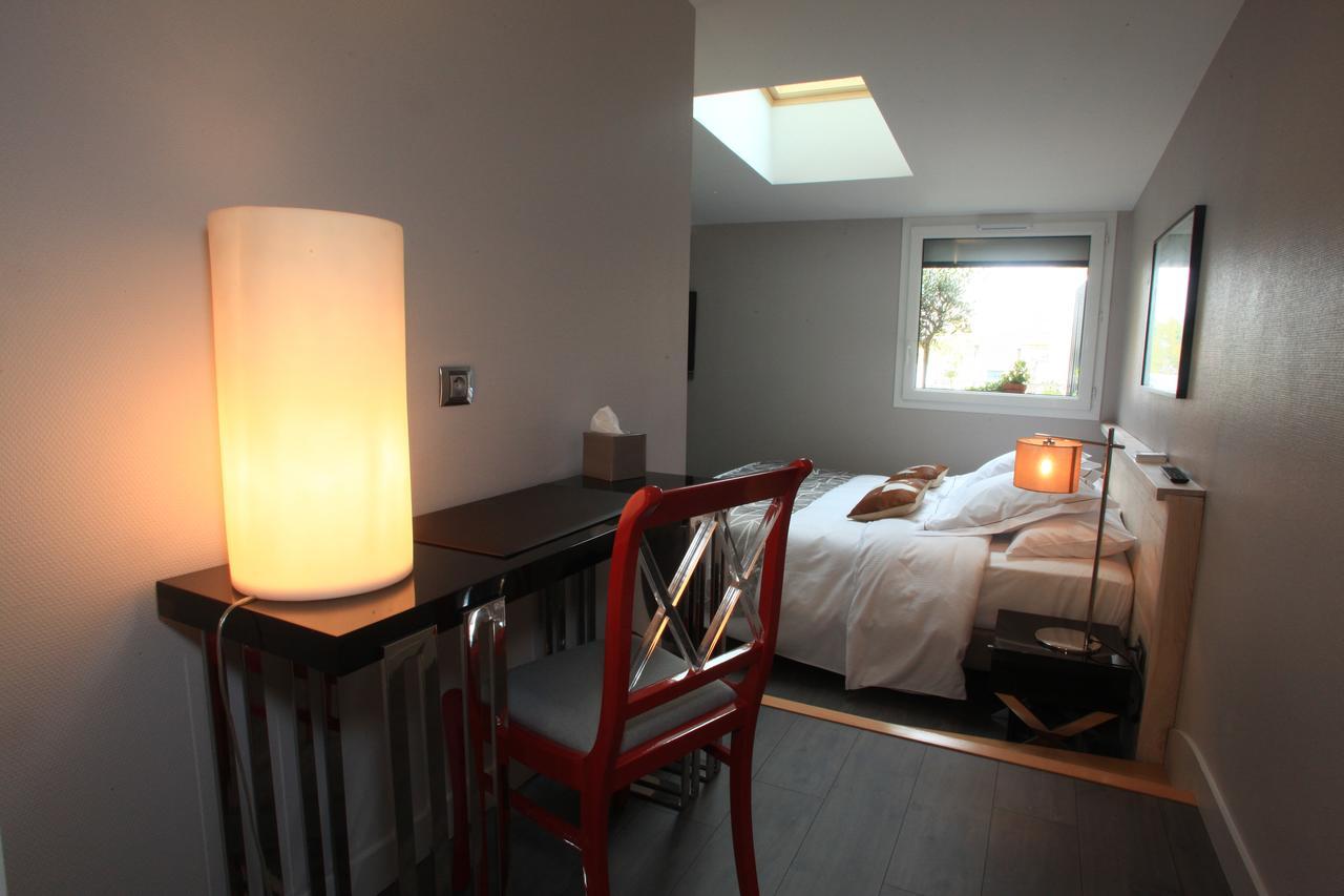 Logis Hotel-Restaurant Le Relais D'Aligre Chateauneuf-en-Thymerais ภายนอก รูปภาพ